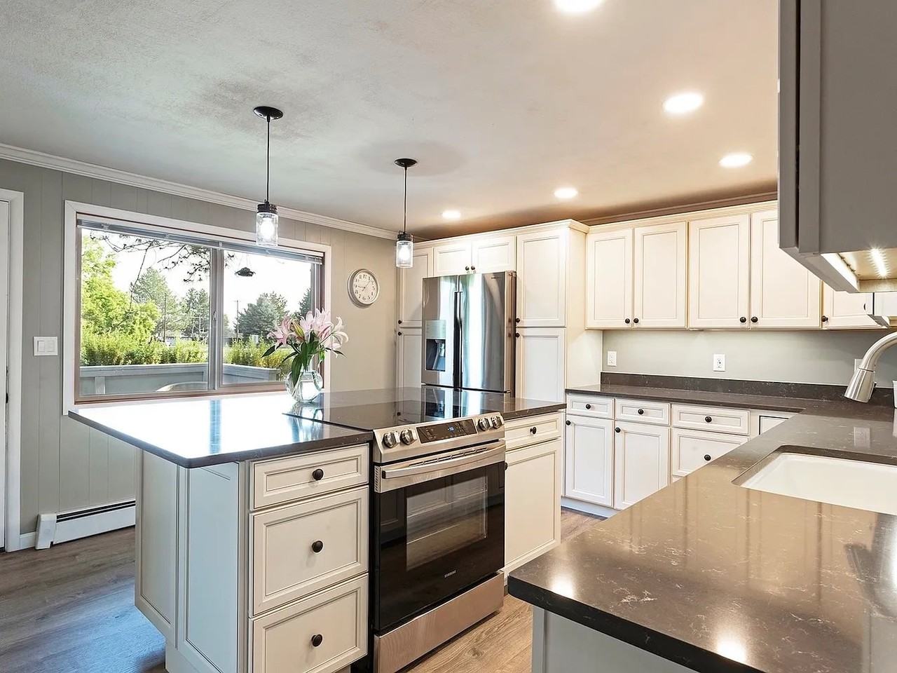 1625 Clements Rd - Photo 4 of 24