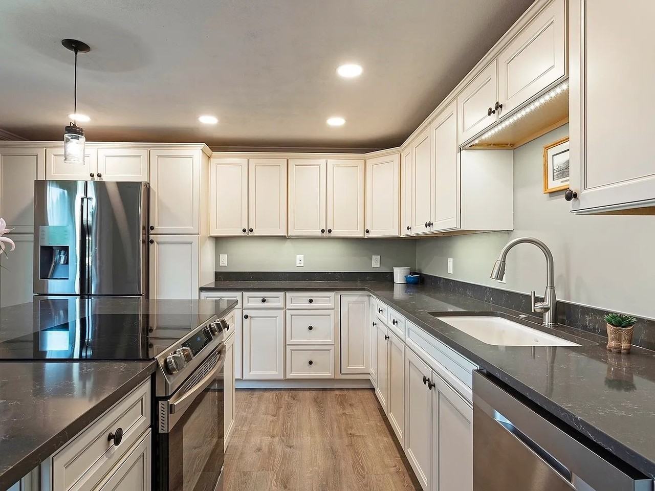 1625 Clements Rd - Photo 5 of 24