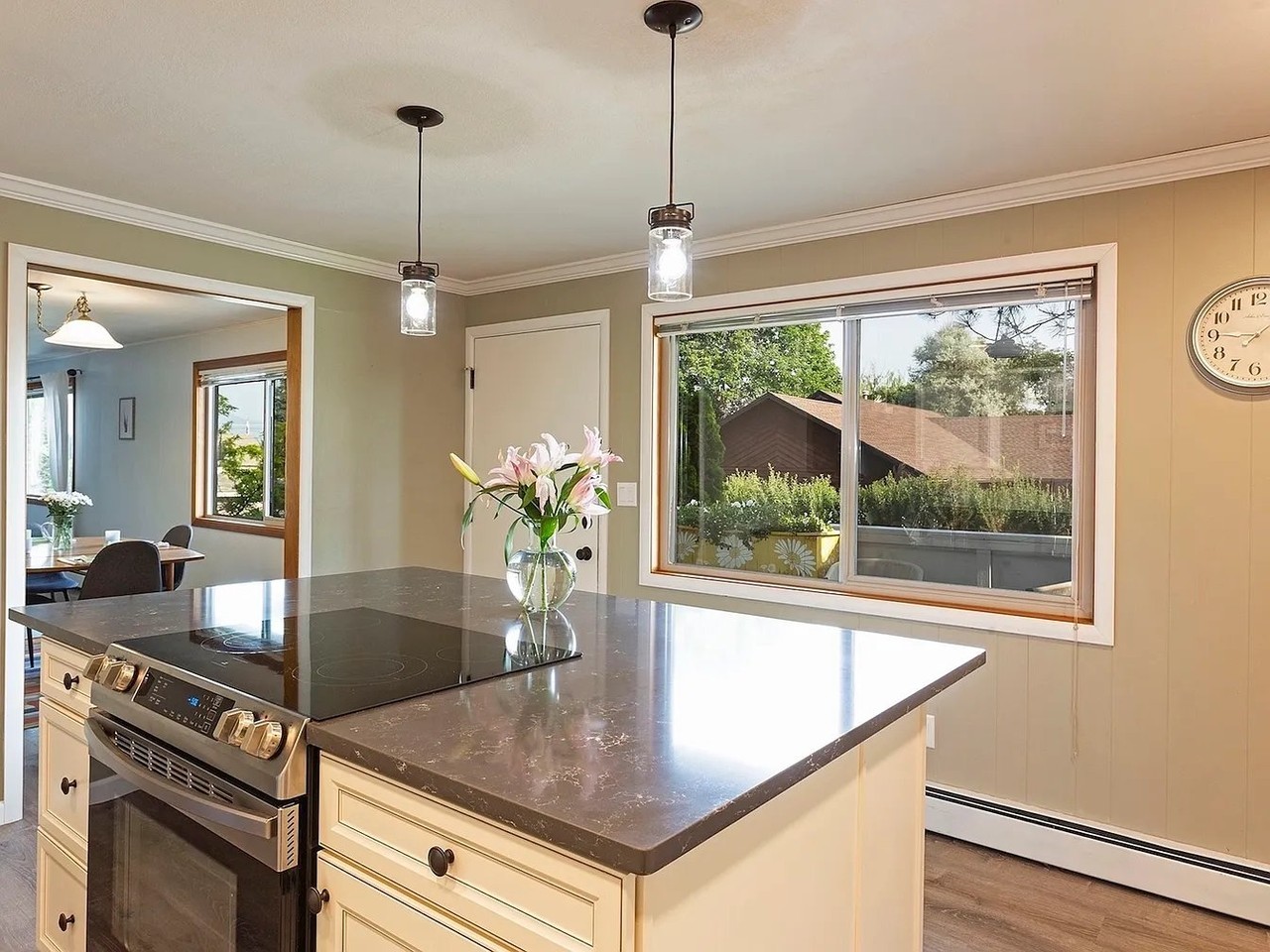 1625 Clements Rd - Photo 6 of 24