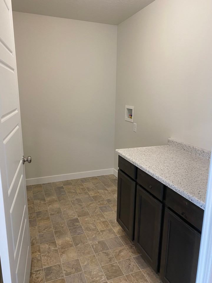 2542 W Townhouse Dr - Photo 4 of 13
