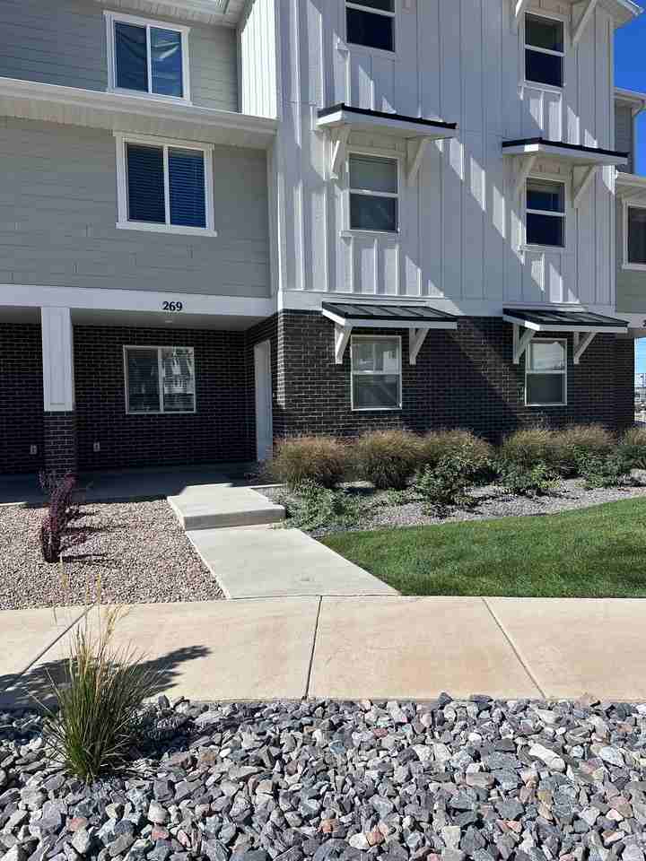 269 N Polly Ln - Photo 2 of 17
