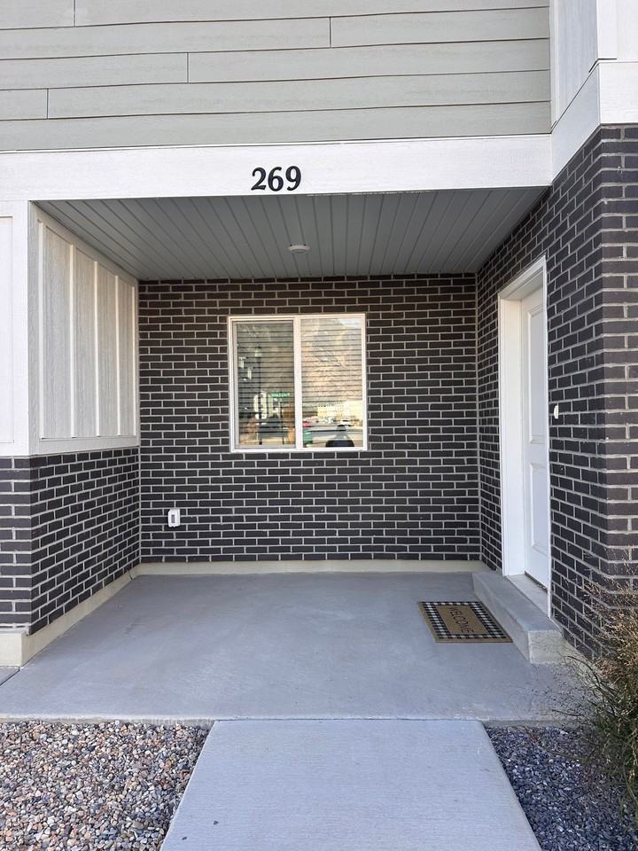 269 N Polly Ln - Photo 3 of 17
