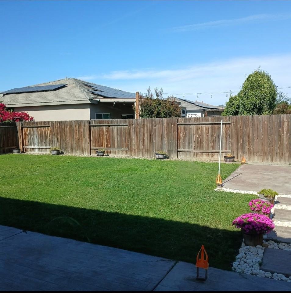 5804 Neutra Dr - Photo 3 of 9