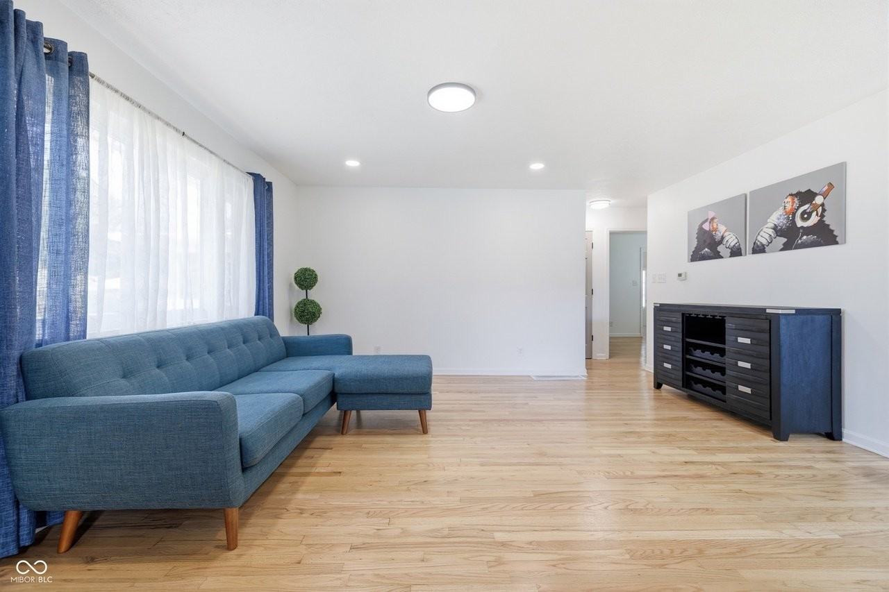 1902 Lawrence Ave #1 - Photo 4 of 20
