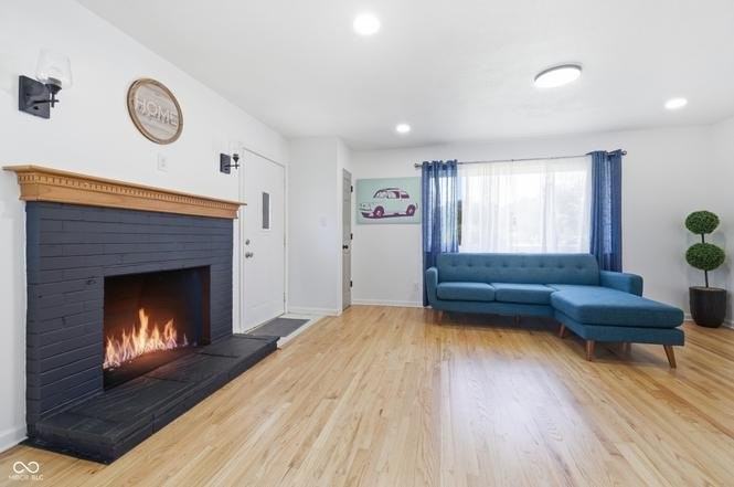 1902 Lawrence Ave #1 - Photo 5 of 20