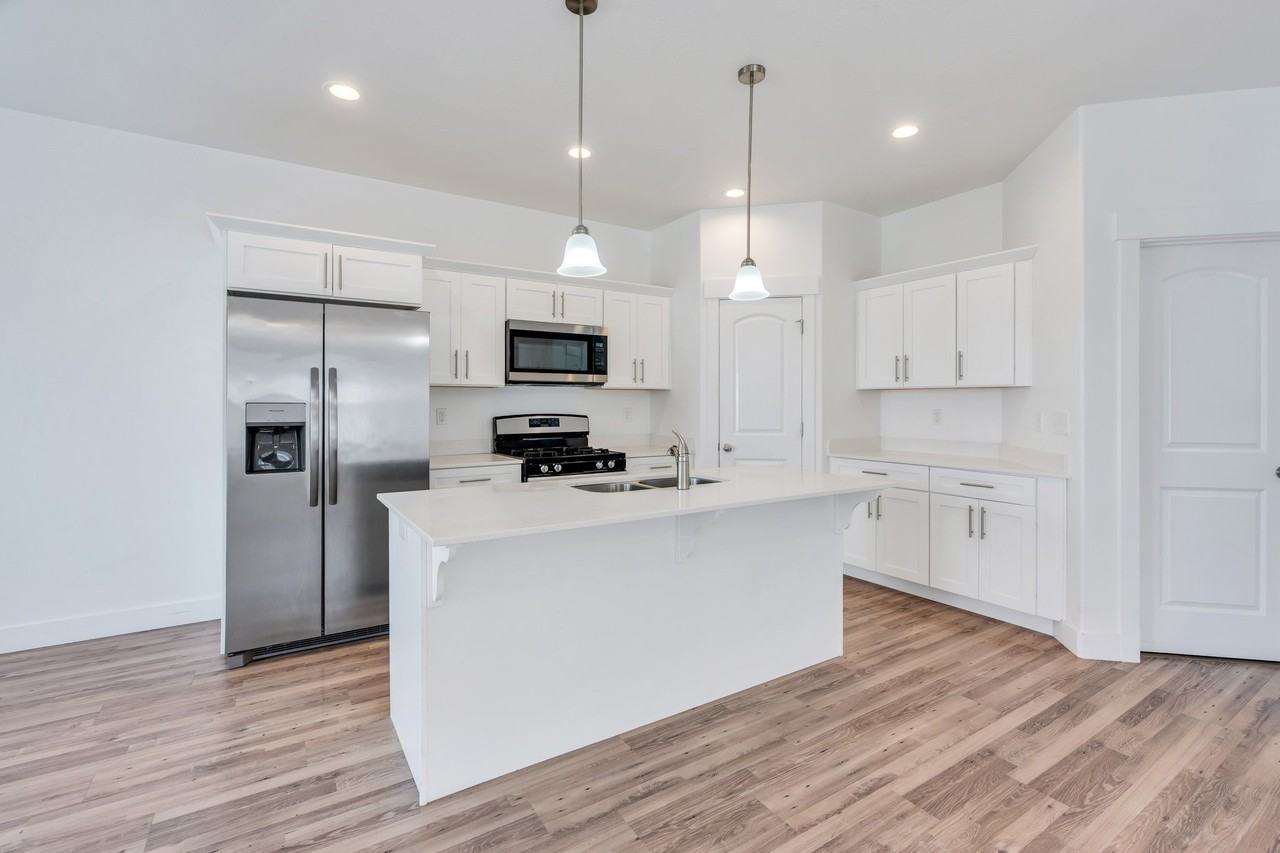 1537 Nw - Photo 6 of 32