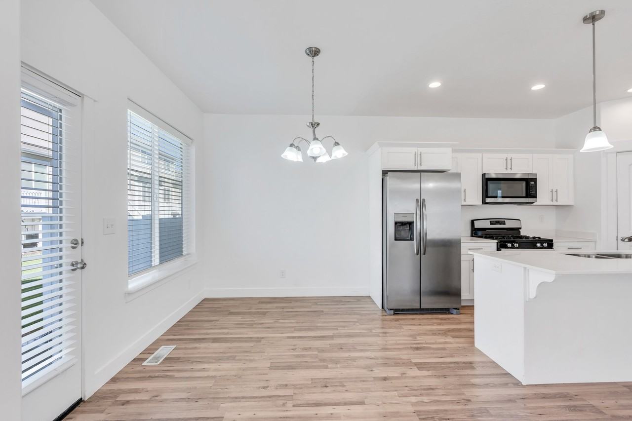 1537 Nw - Photo 7 of 32