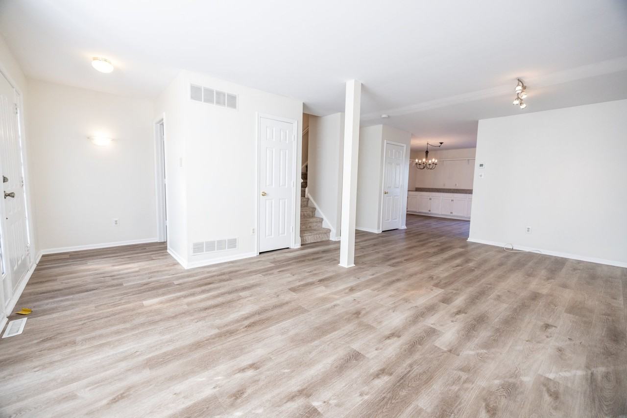 1104 Coventry Pointe Ln - Photo 3 of 20