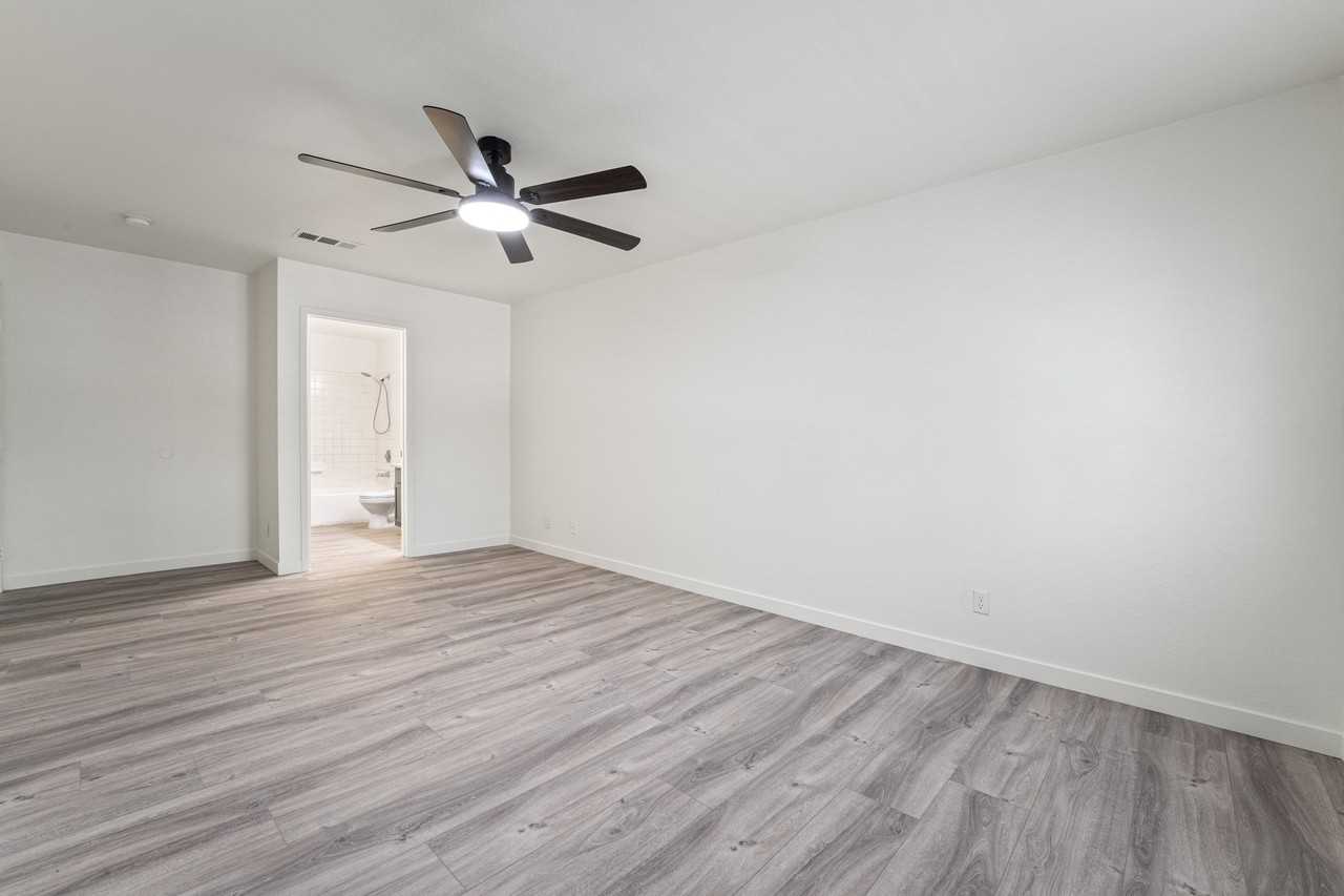 2824 Dawn Crossing Dr - Photo 7 of 12