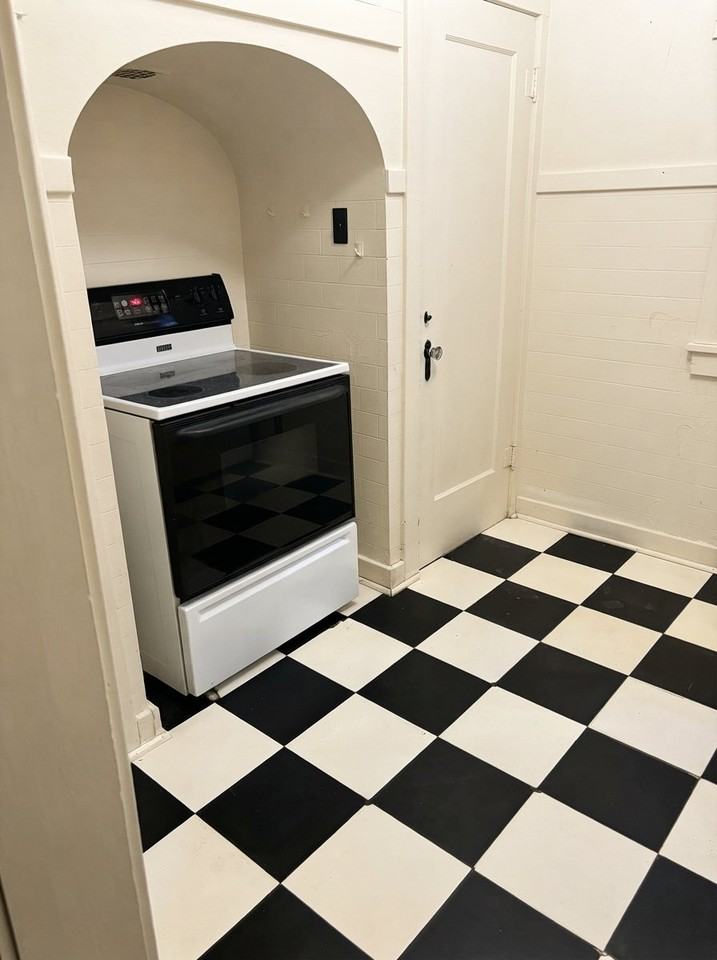 527 W Evans Ave #1 - Photo 4 of 7