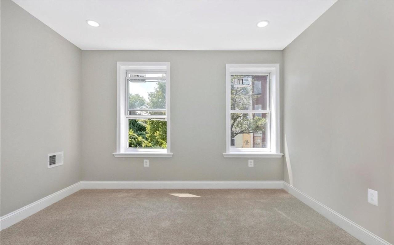 321 N Stricker St - Photo 2 of 11