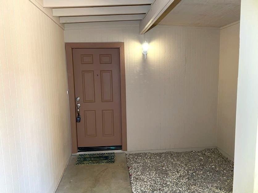 8209 E Balfour Dr - Photo 4 of 33