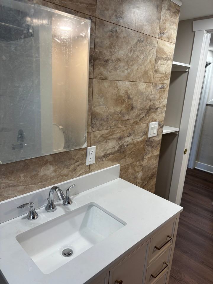 2917 Wehnwood Rd - Photo 4 of 15