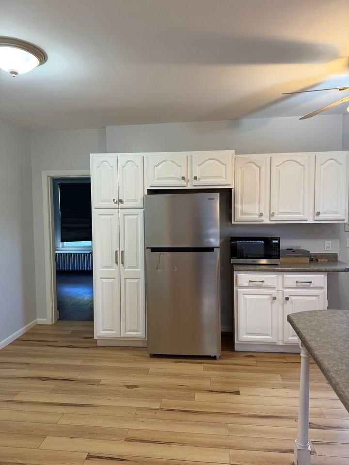 115 Seventh St #1 - Photo 3 of 13