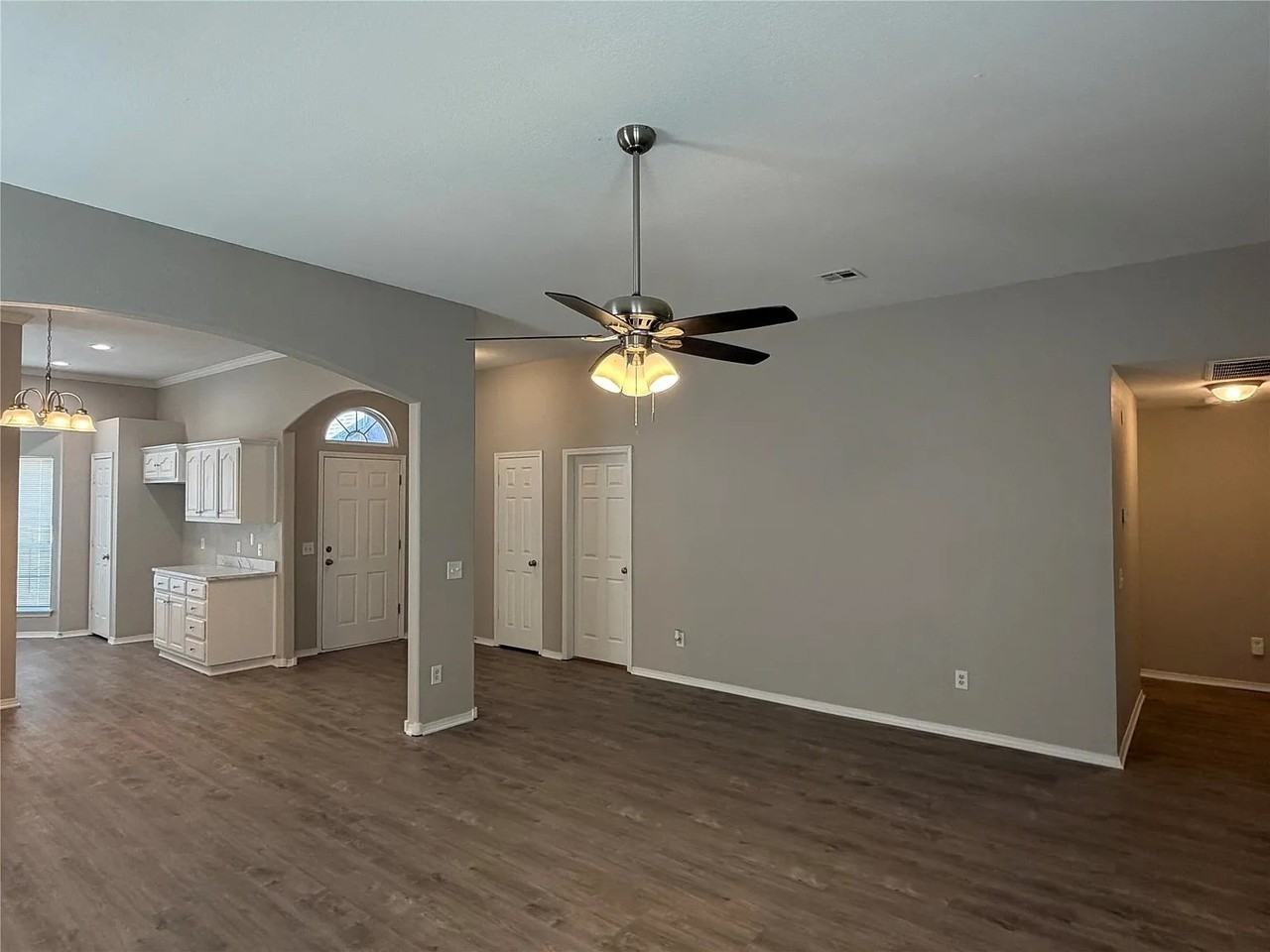 11711 S Primrose St - Photo 5 of 19