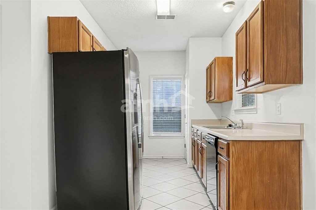 10636 Wyckford Dr - Photo 2 of 15