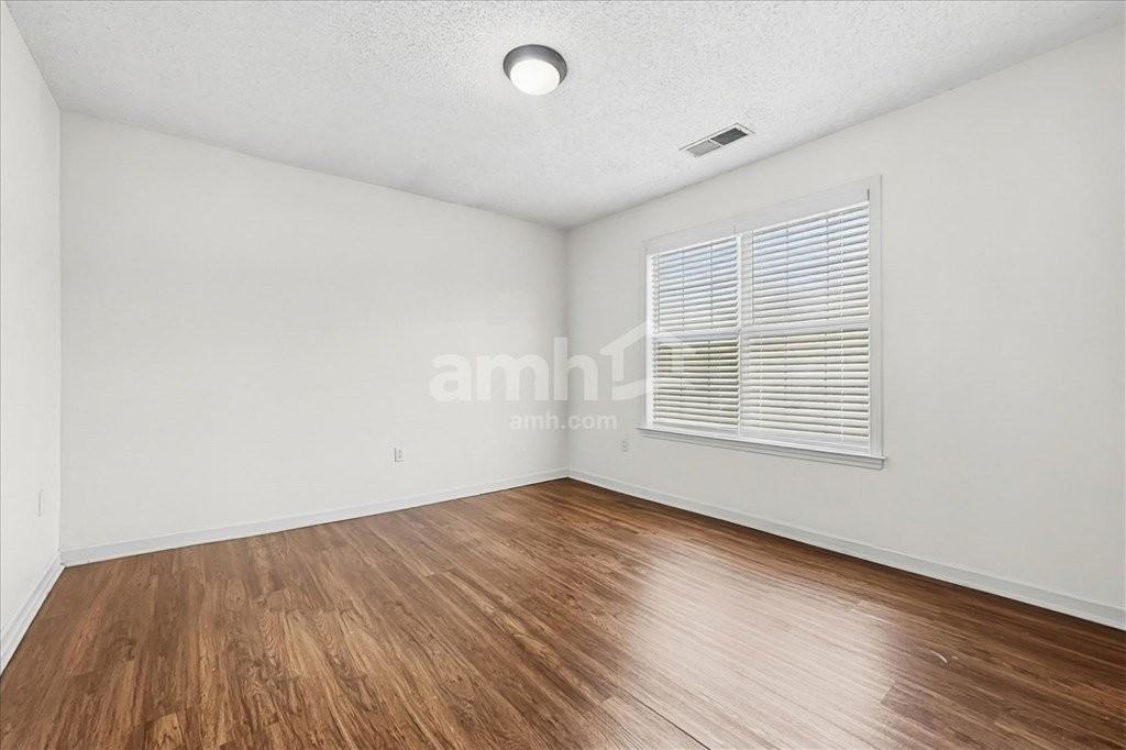 10636 Wyckford Dr - Photo 4 of 15