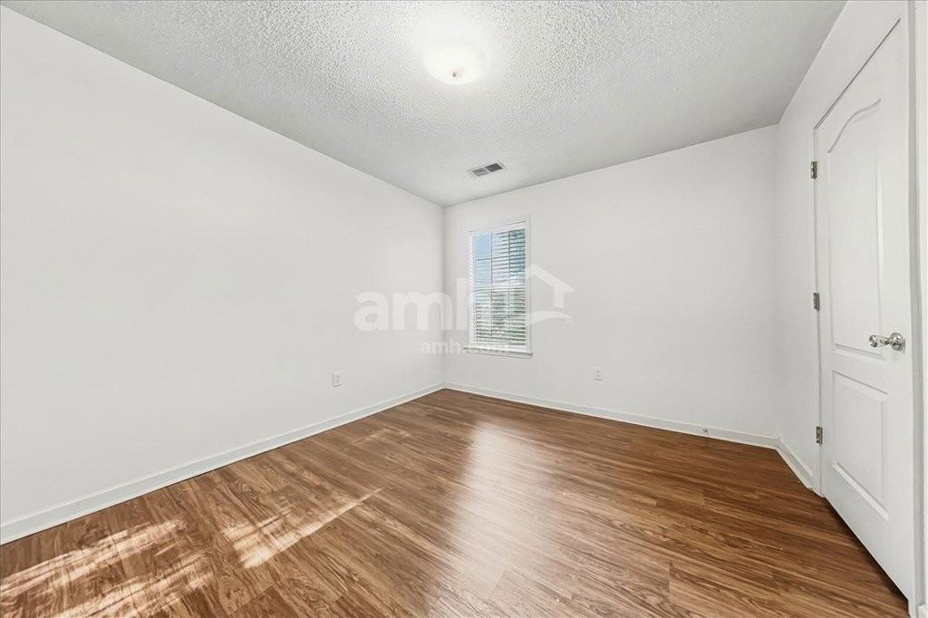10636 Wyckford Dr - Photo 5 of 15