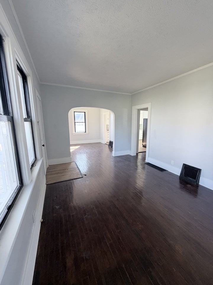 4964 S 36th St - Photo 4 of 15
