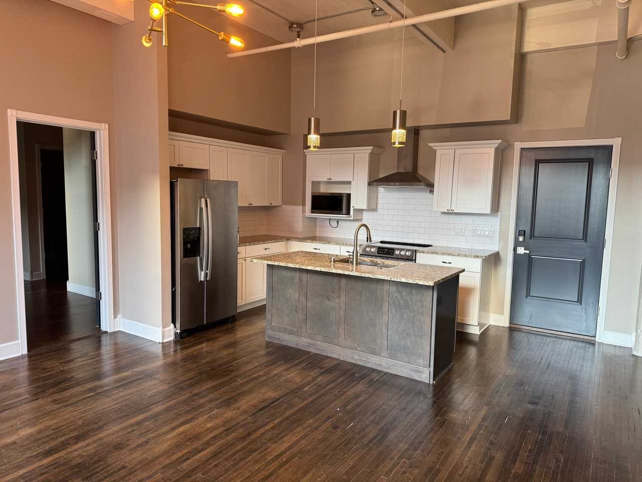 817 Main St #4C - Photo 4 of 9