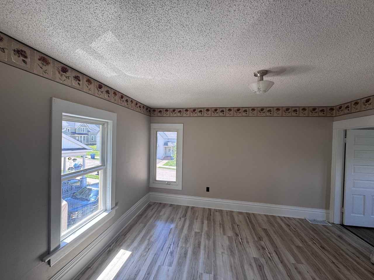 747 Mcsorley St #2 - Photo 3 of 14