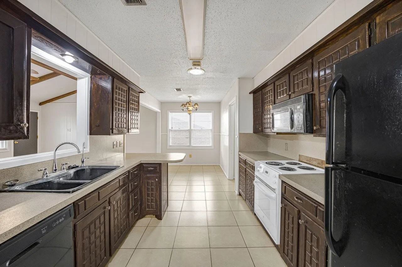 4811 55th St - Photo 3 of 20