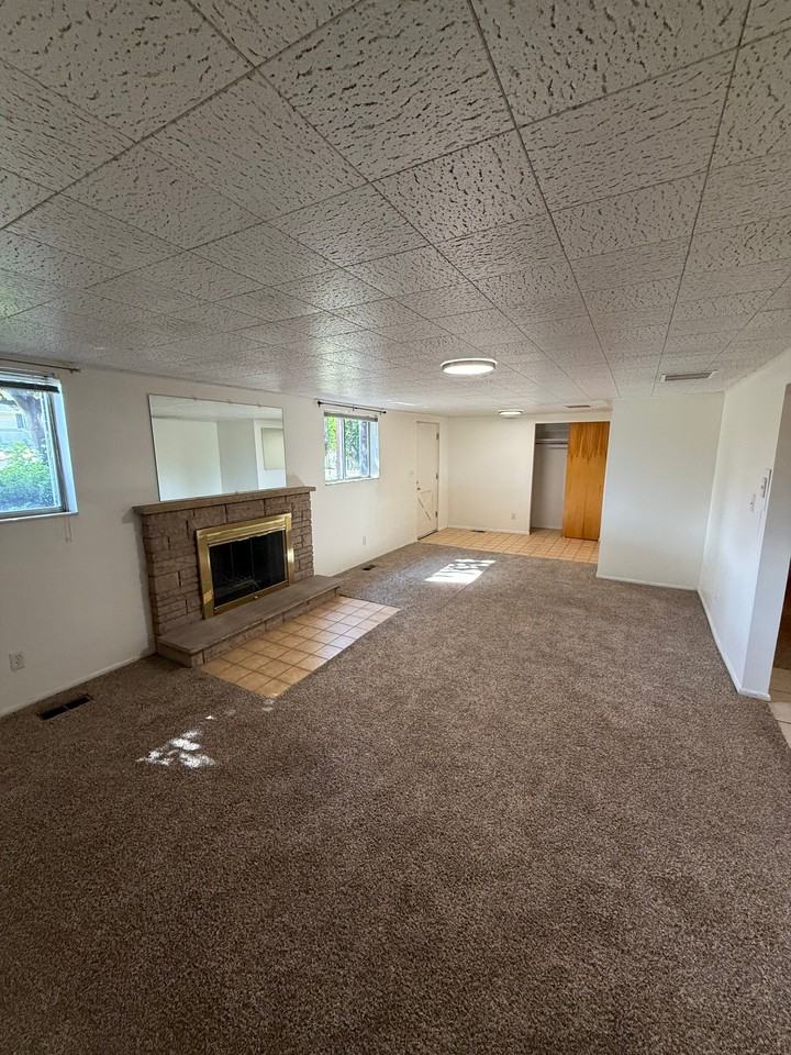 6302 S Westridge St - Photo 2 of 9
