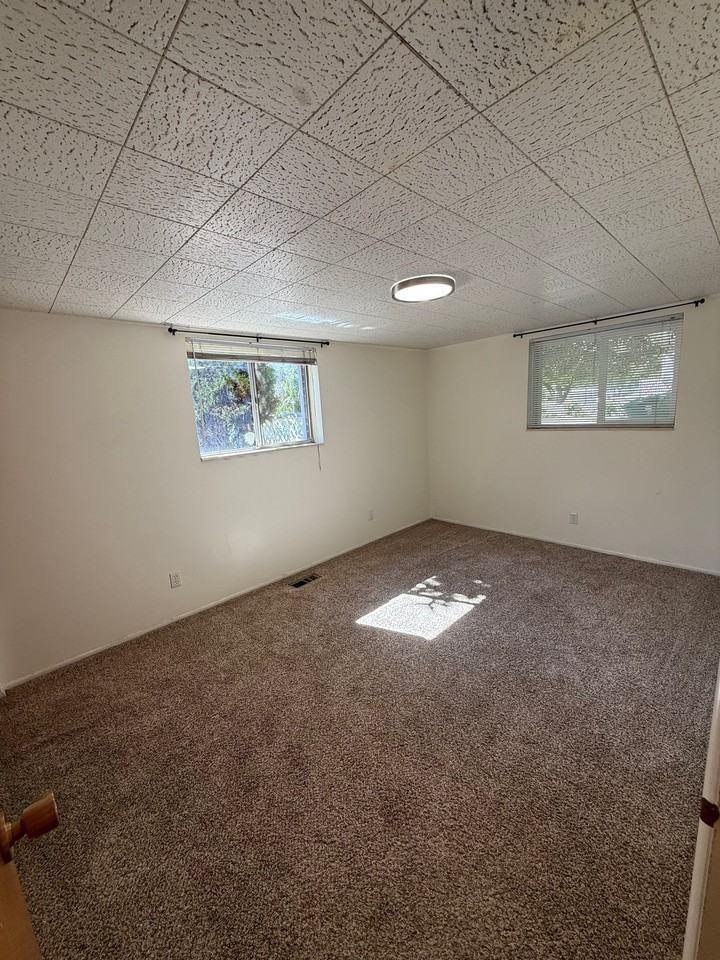 6302 S Westridge St - Photo 4 of 9
