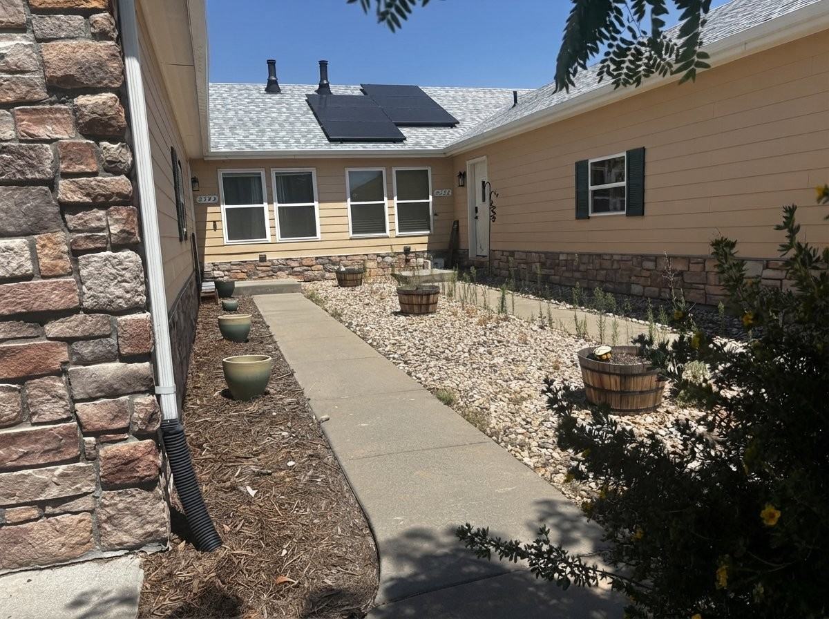 2503 Carriage Dr - Photo 2 of 13