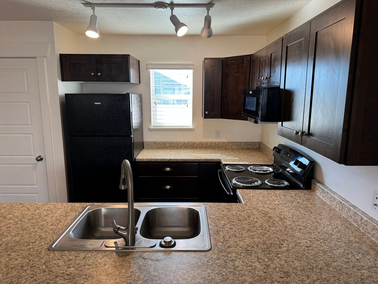 320 Ws #92 - Photo 5 of 19