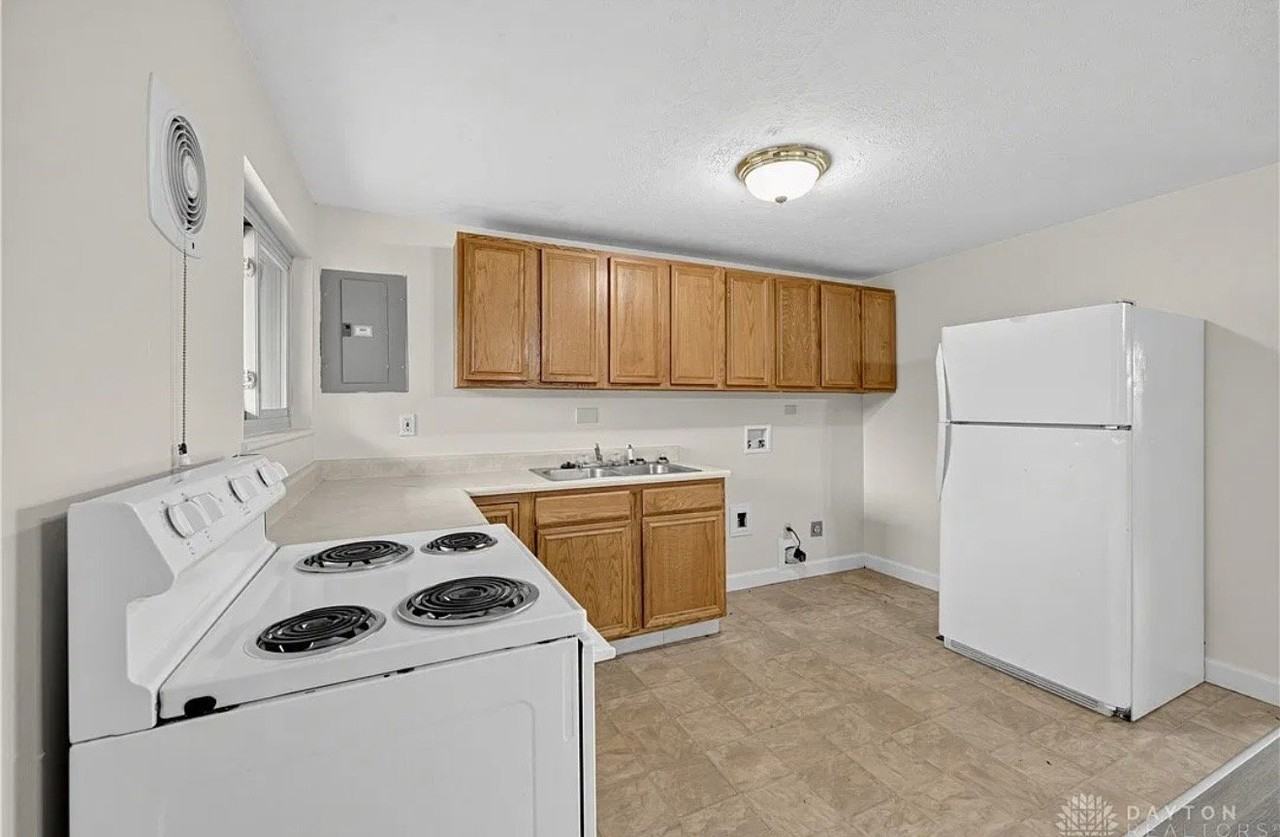 2236 Norway Dr - Photo 6 of 16