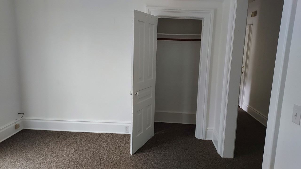 417 N Court St #4 - Photo 2 of 12