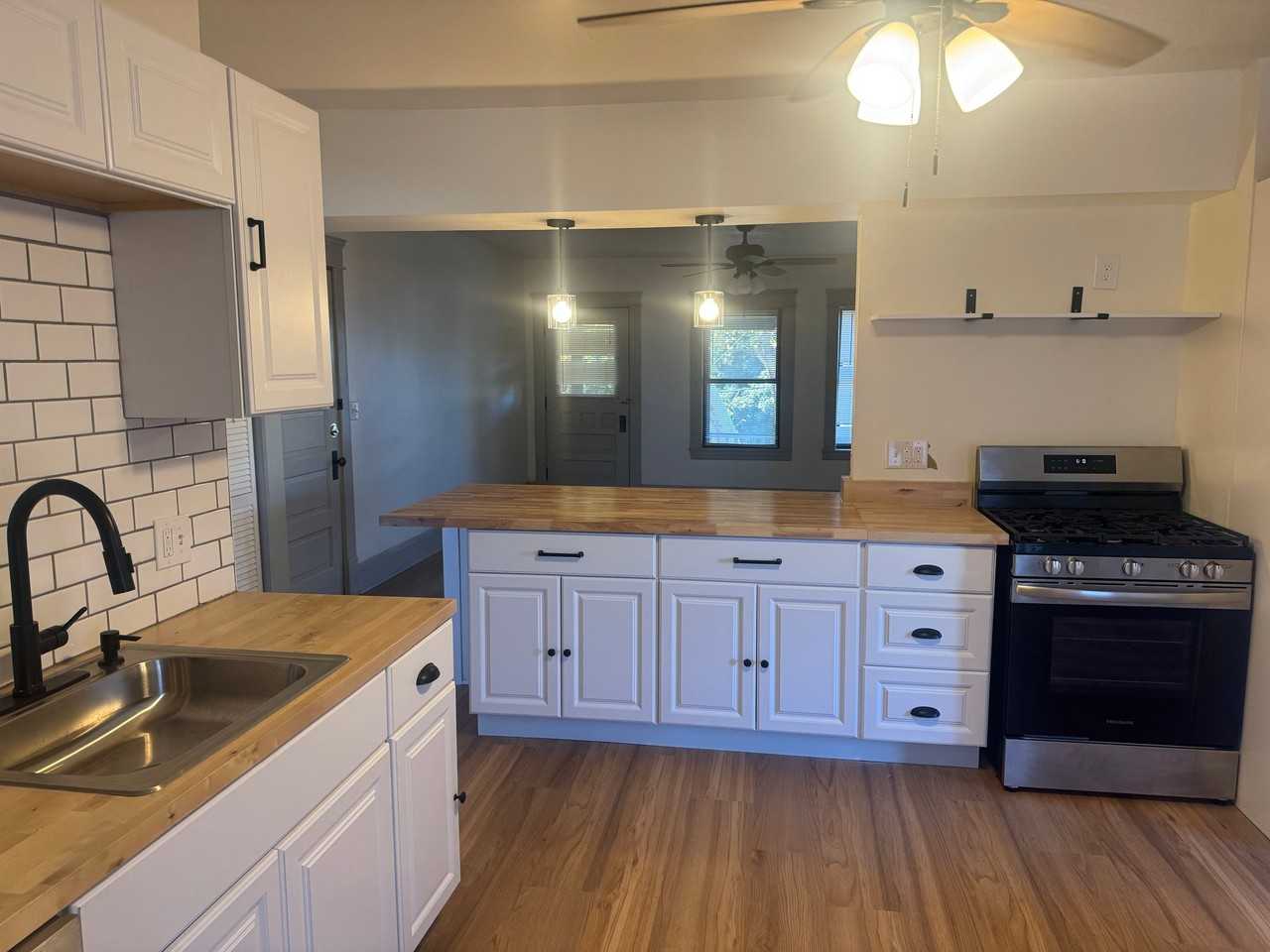 1425 Spring Garden Ave - Photo 2 of 7