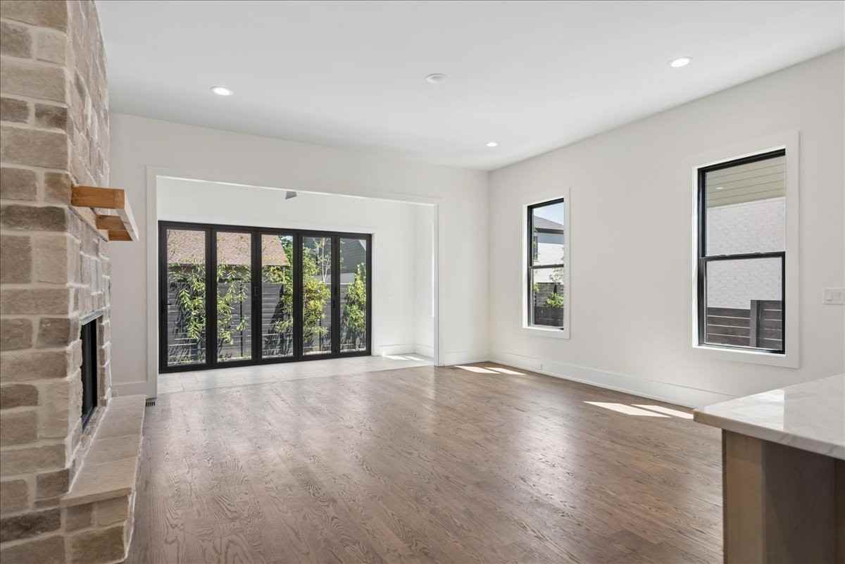 508 Stonewall Way - Photo 3 of 14