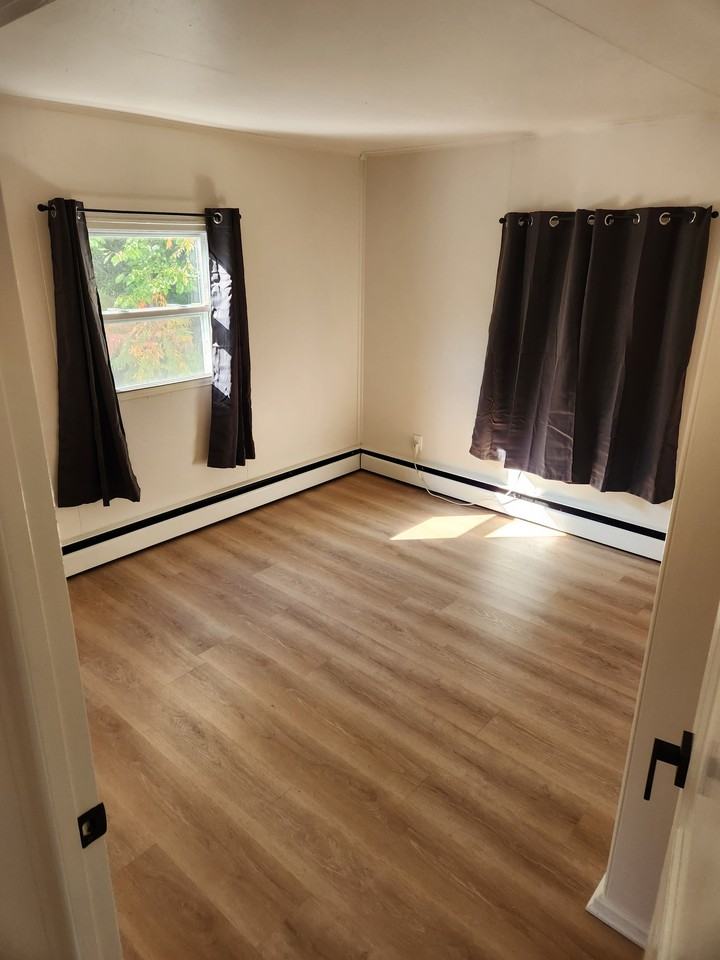 1599 Ridge Rd - Photo 4 of 8