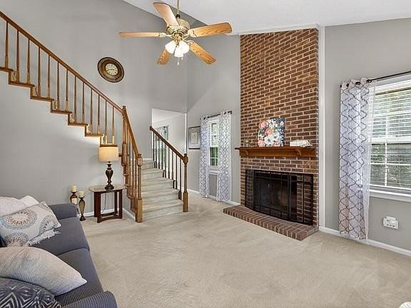 5313 Thistlebrook Ct - Photo 3 of 10