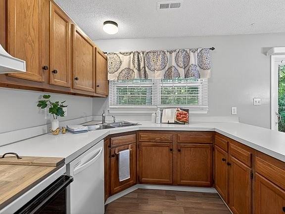 5313 Thistlebrook Ct - Photo 6 of 10