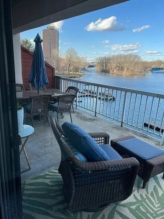 65 Lake Ave - Photo 2 of 20