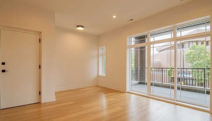 2046 W Washington Blvd #3 - Photo 4 of 14