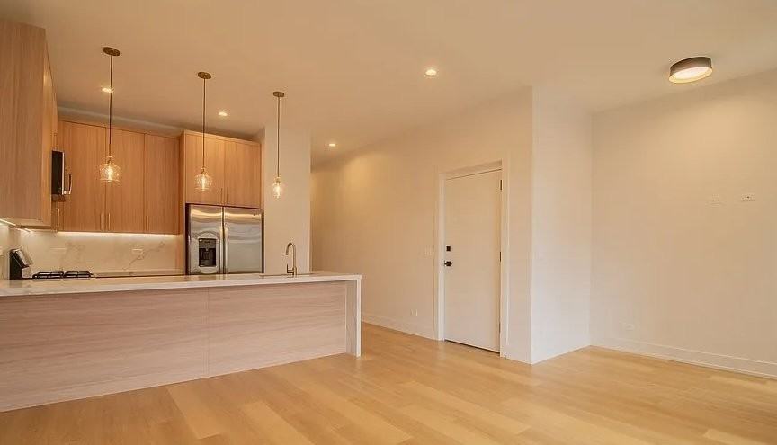 2046 W Washington Blvd #3 - Photo 5 of 14
