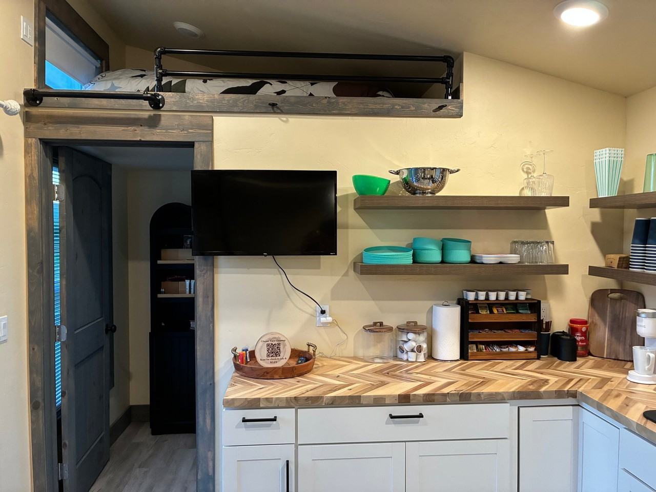 395 Hodgson Rd - Photo 3 of 10