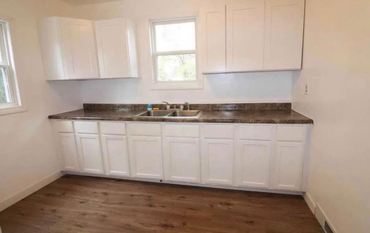 240 W High St - Photo 3 of 5