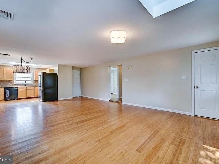 227 Randall Ave - Photo 2 of 18