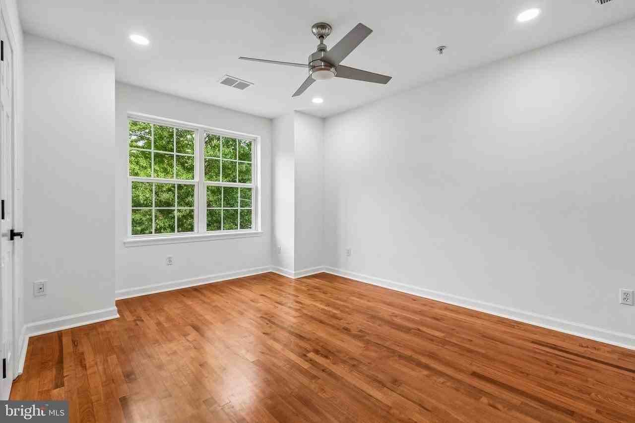 422 58th St Ne - Photo 7 of 20