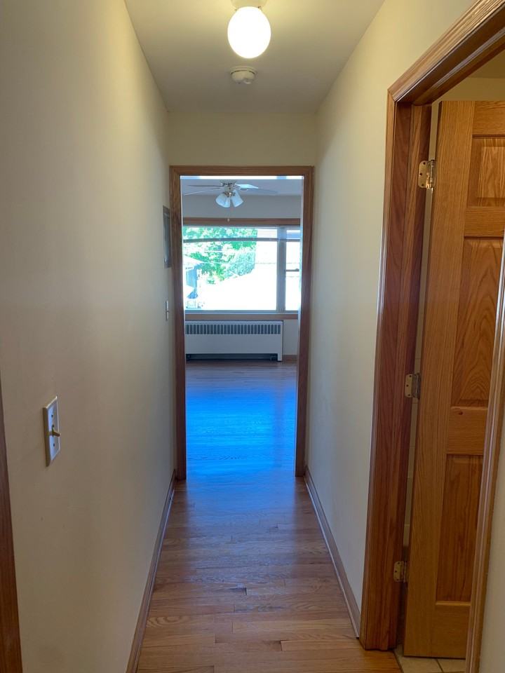 705 Snelling Ave S #4 - Photo 4 of 14