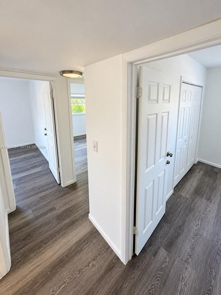 401 Sw 13th Pl #724 - Photo 2 of 5