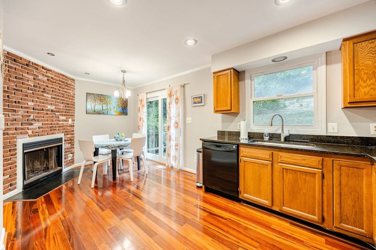 2430 S Oxford St - Photo 7 of 20