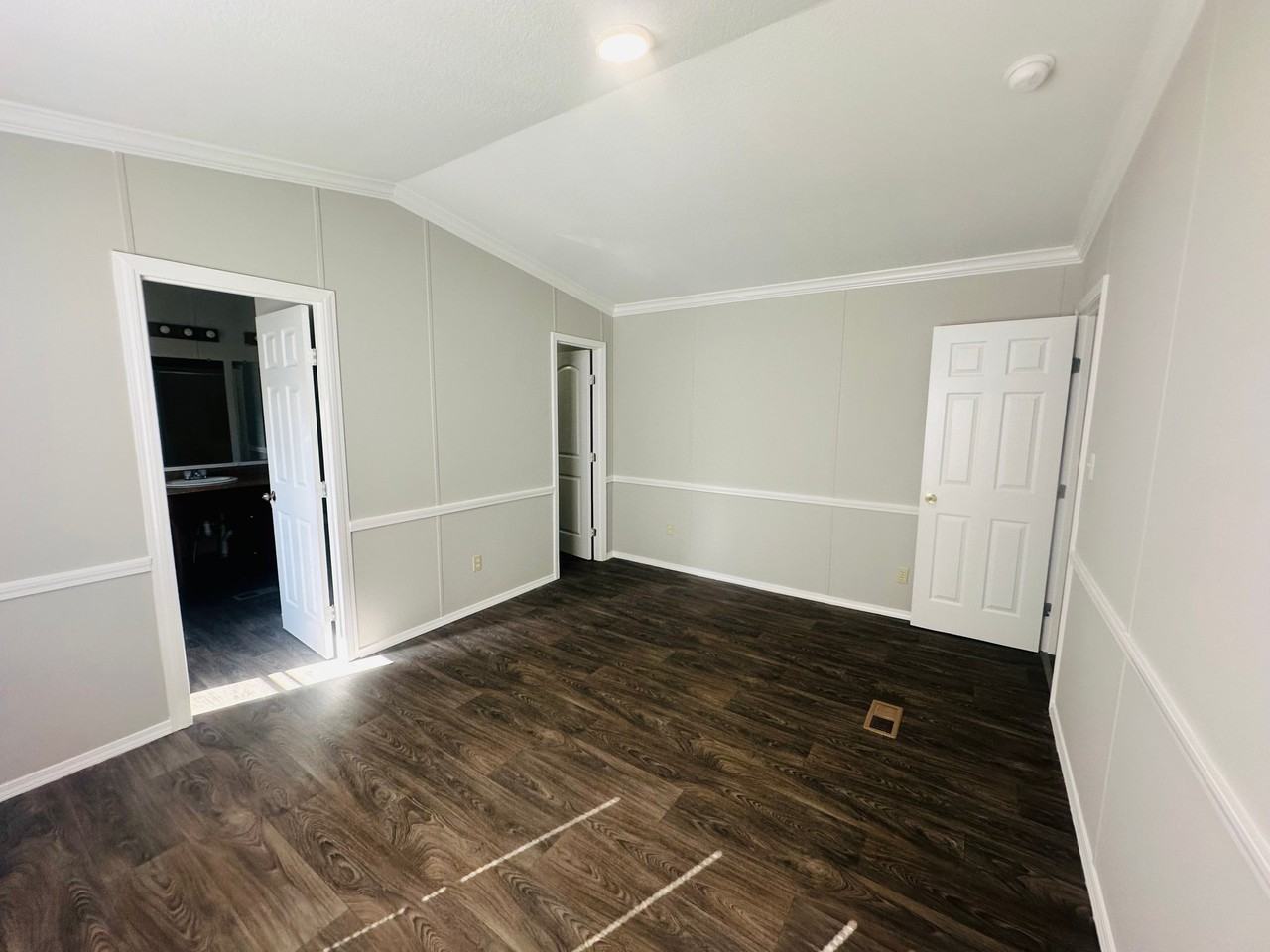 9477 Lansdowne Rd #11 - Photo 4 of 21