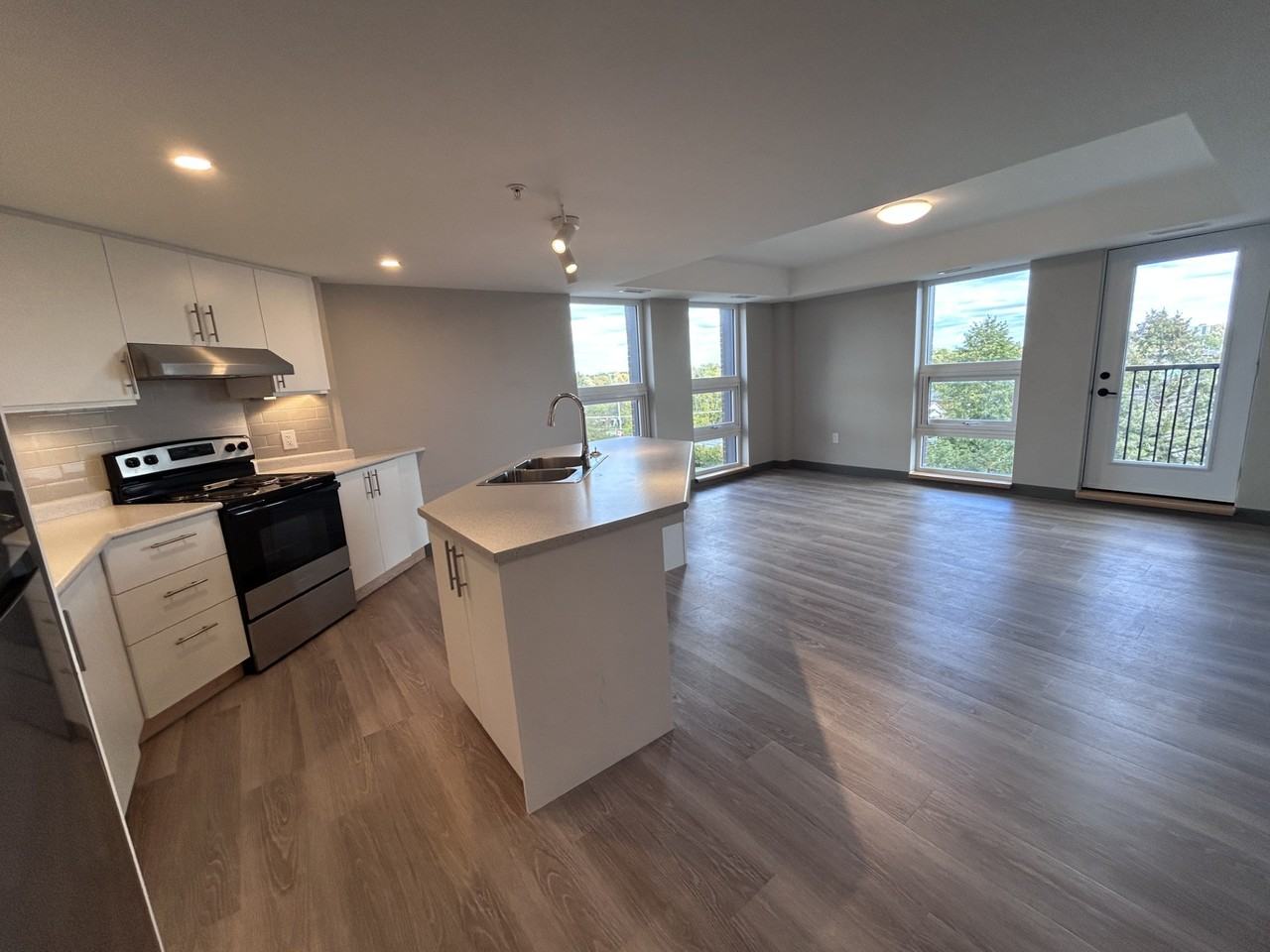1316 Princess Street #608 - Photo 2 of 12