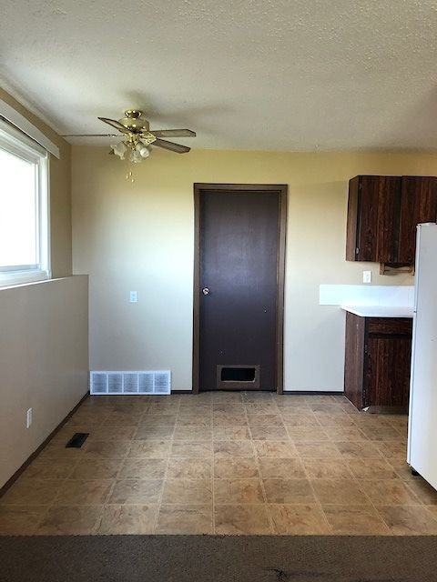 5422 - 5422 48 Avenue - Photo 4 of 5